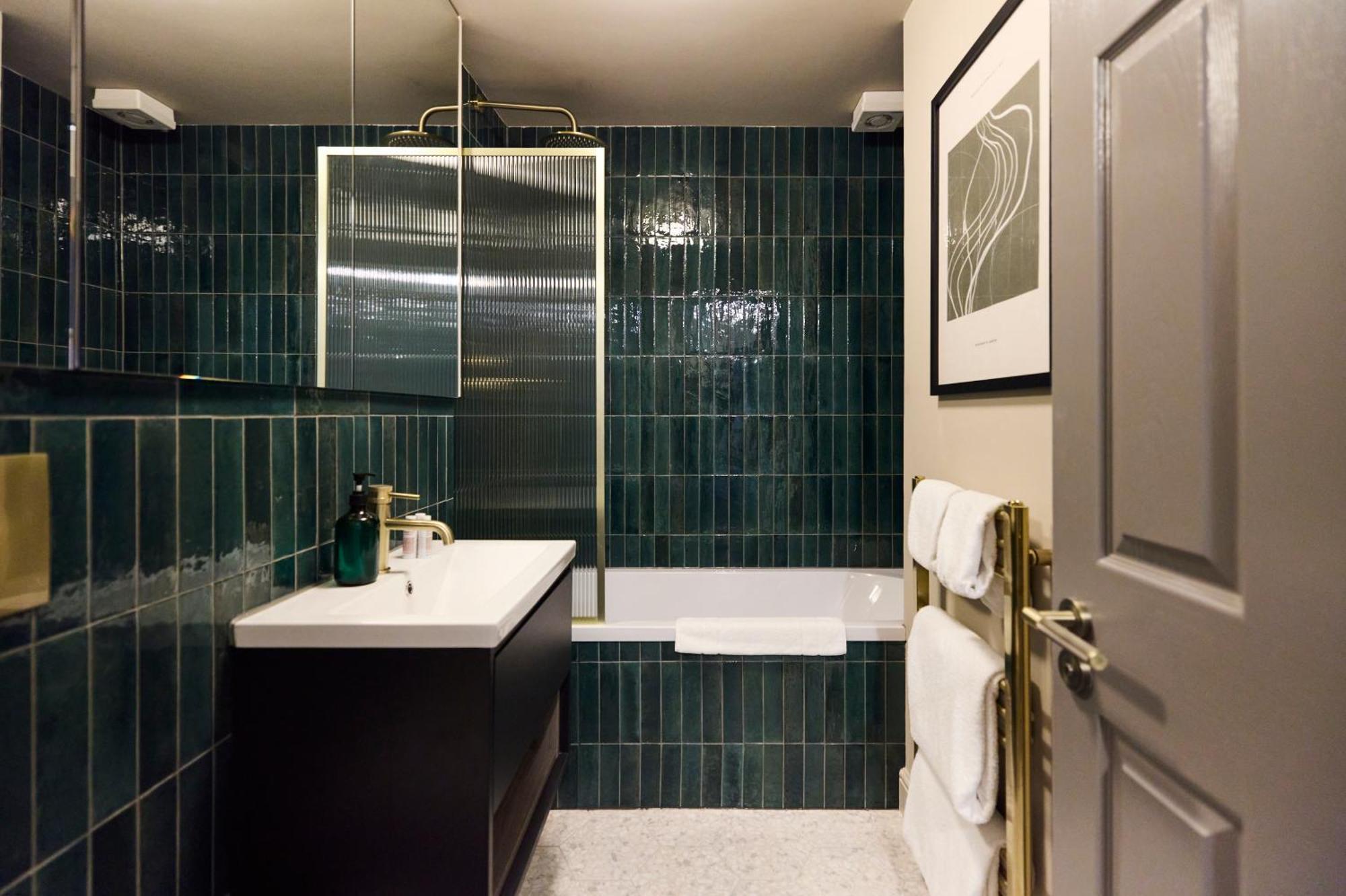 The Twickenham Wonder - Lovely 1Bdr Flat With Parking Екстер'єр фото